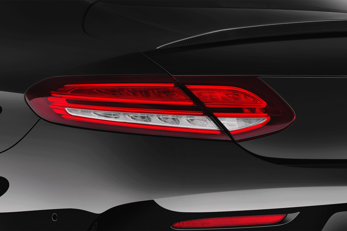 Heckleuchten eines Mercedes C-Klasse Coupé