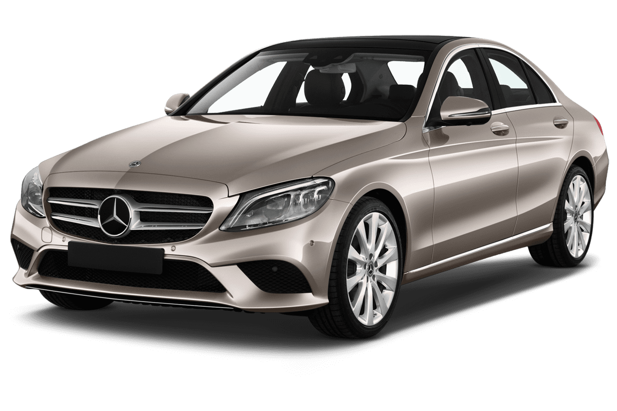 Schräge Frontansicht eines Mercedes C-Klasse Limousine Plug-in-Hybrid , freigestellt