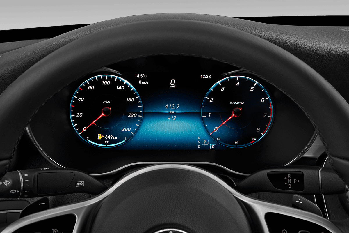 Kombiinstrument eines Mercedes C-Klasse Limousine Plug-in-Hybrid 