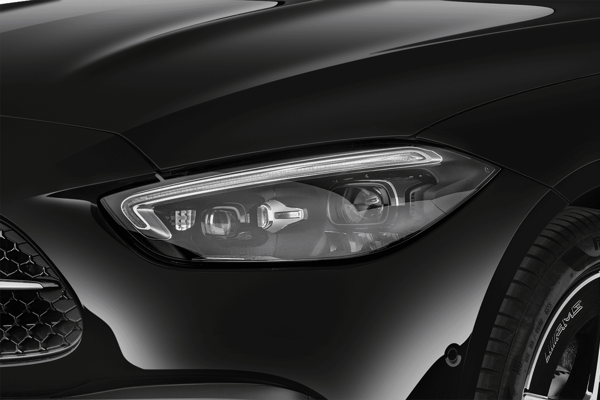 Frontscheinwerfer eines Mercedes C-Klasse Limousine 