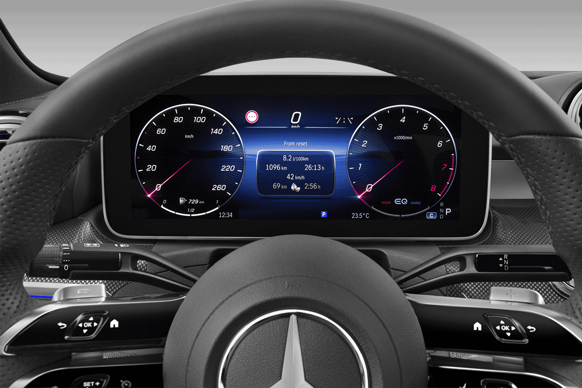 Kombiinstrument eines Mercedes C-Klasse Limousine 