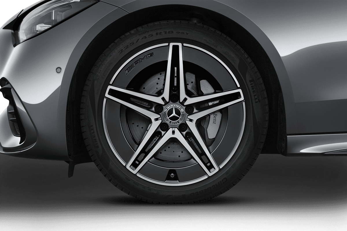 Radkappe oder Felge eines Mercedes C-Klasse T-Modell 