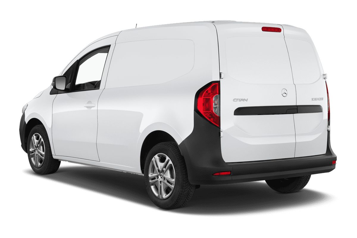 Schräge Heckansicht eines Mercedes Citan Kastenwagen, freigestellt
