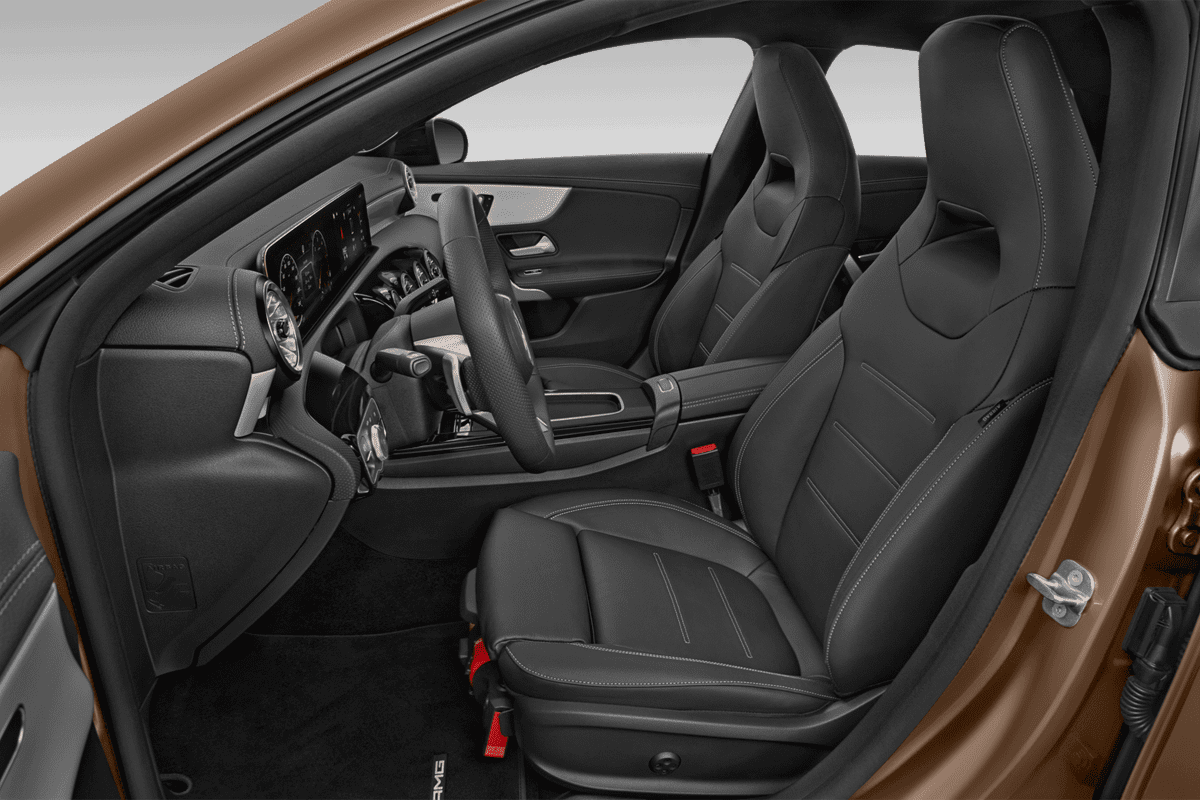 Vordersitze eines Mercedes CLA Shooting Brake