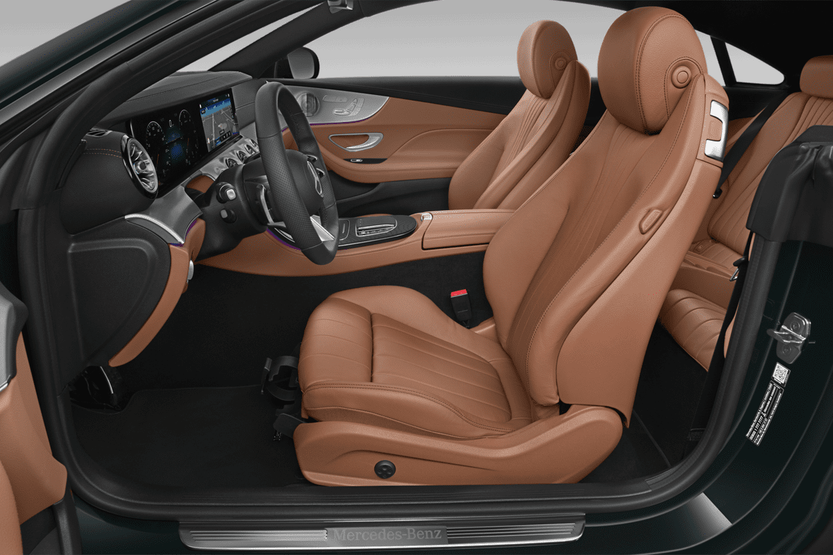 Vordersitze eines Mercedes E-Klasse Coupé