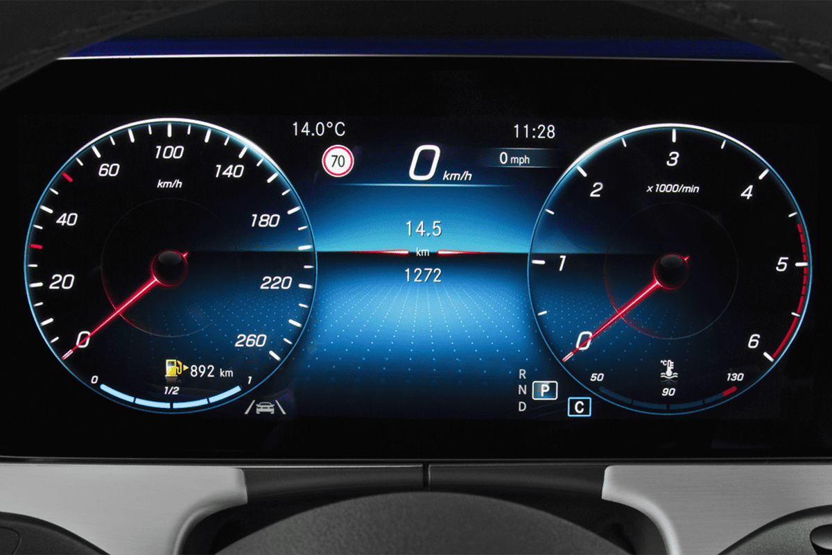 Kombiinstrument eines Mercedes E-Klasse Coupé