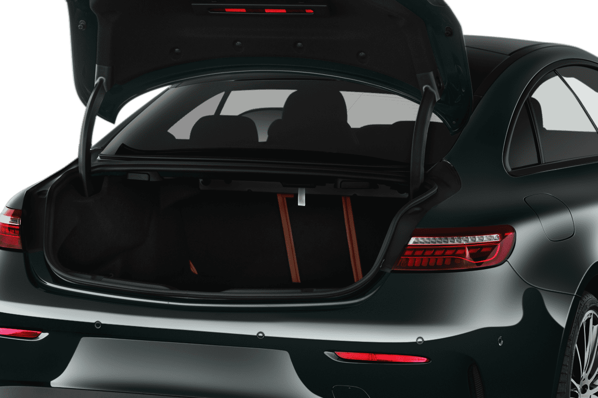 Kofferraum eines Mercedes E-Klasse Coupé