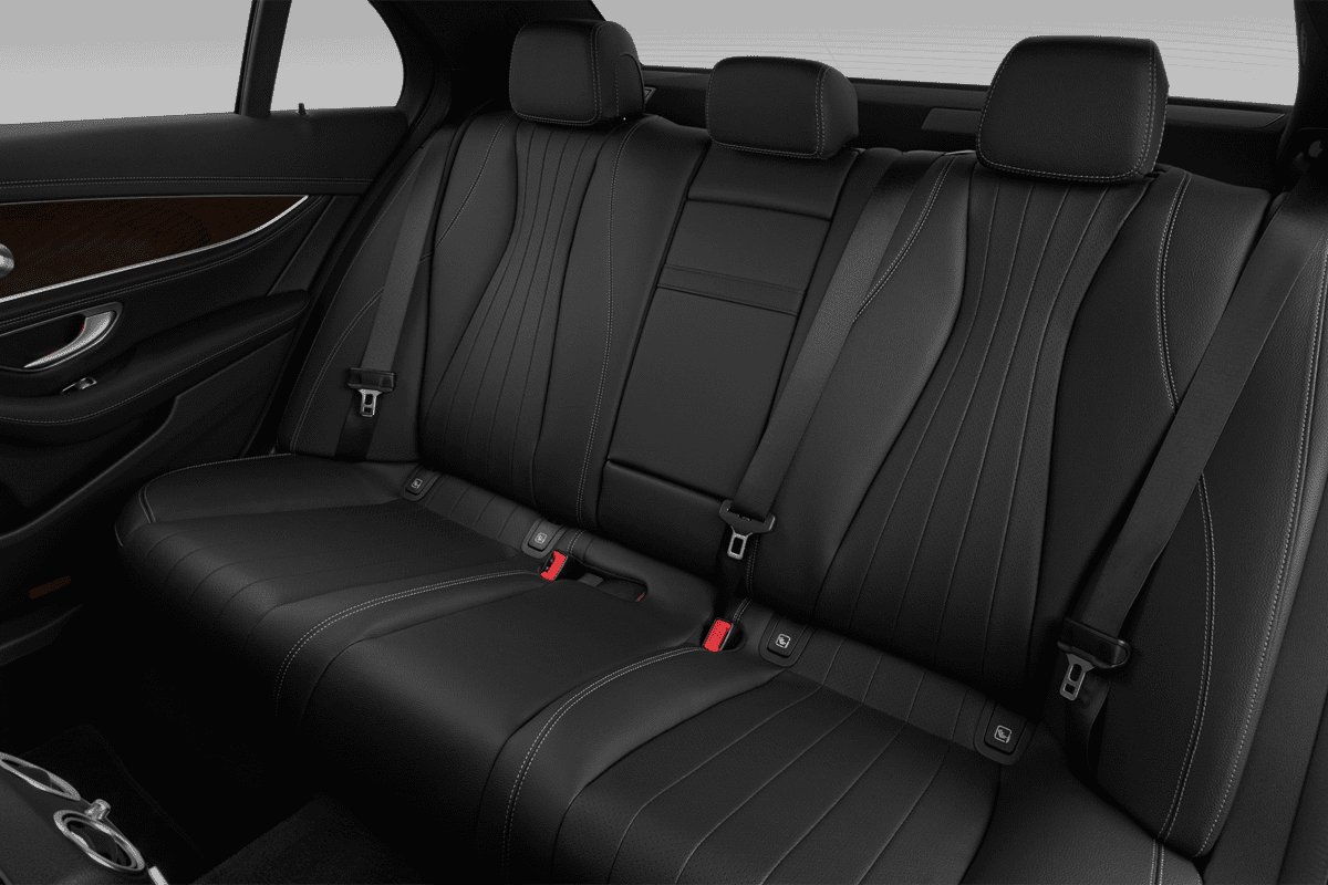 Rücksitzbank eines Mercedes E-Klasse Limousine Plug-in-Hybrid