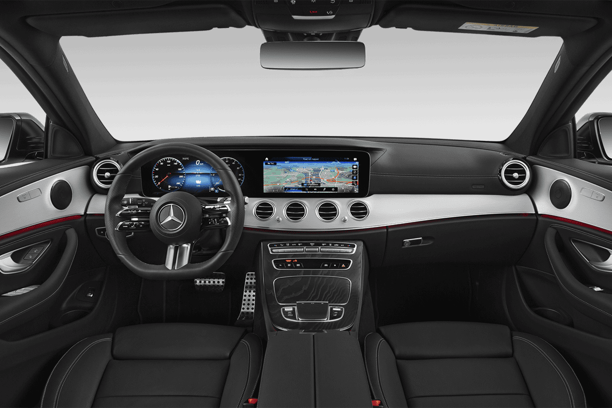 Armaturenbrett eines Mercedes E-Klasse T-Modell Plug-in-Hybrid