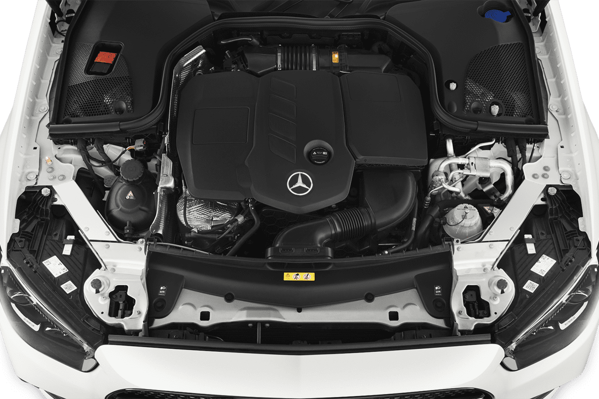 Motorraum eines Mercedes E-Klasse T-Modell Plug-in-Hybrid