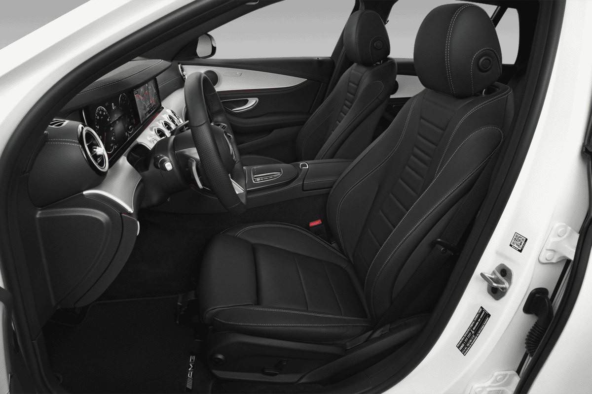 Vordersitze eines Mercedes E-Klasse T-Modell Plug-in-Hybrid