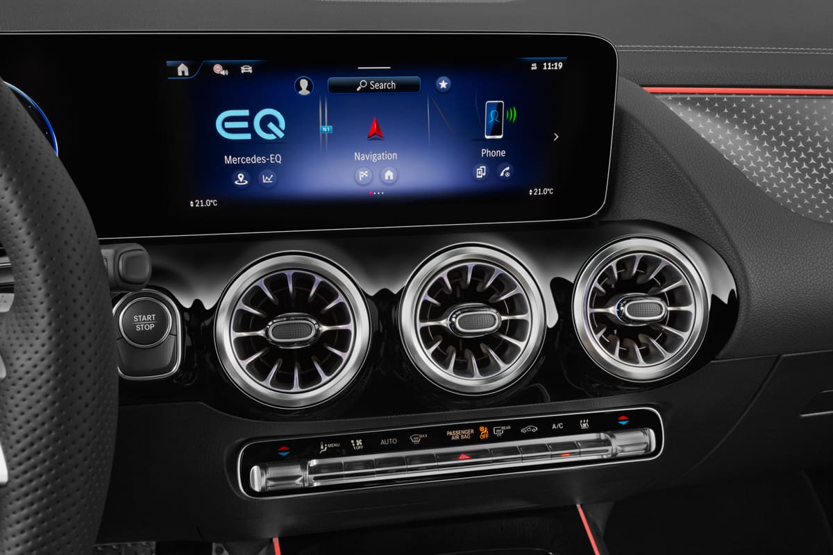 Mittelkonsole eines Mercedes EQA