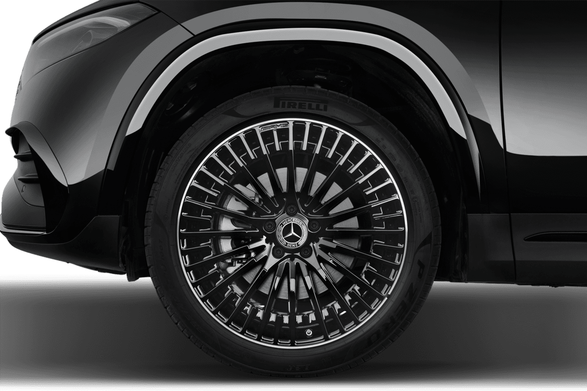 Radkappe oder Felge eines Mercedes EQA