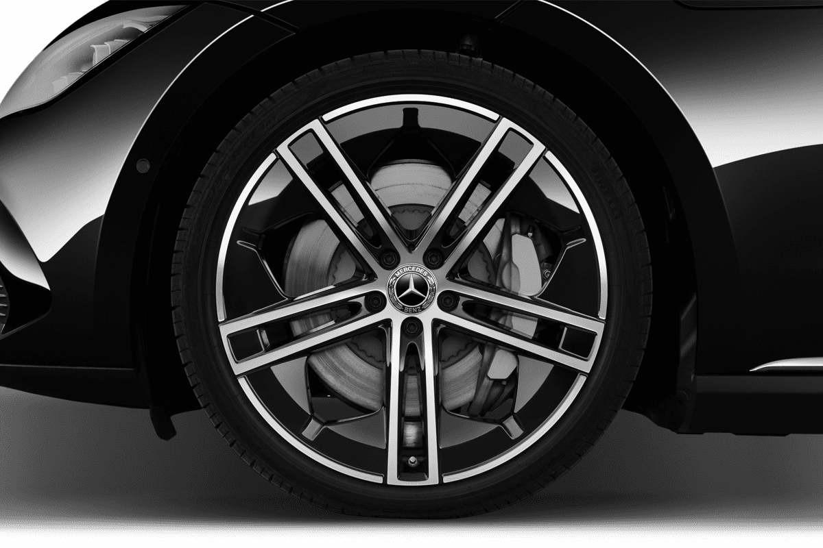 Radkappe oder Felge eines Mercedes EQE