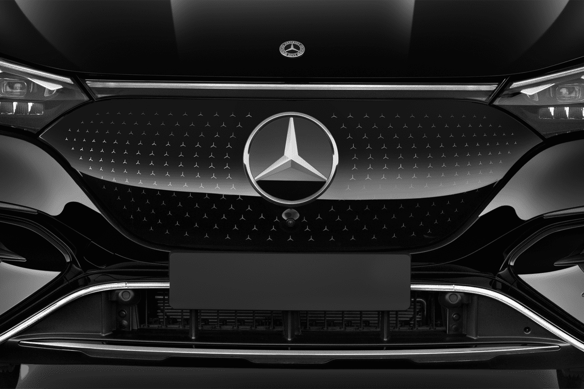 Kühlergrill eines Mercedes EQE SUV