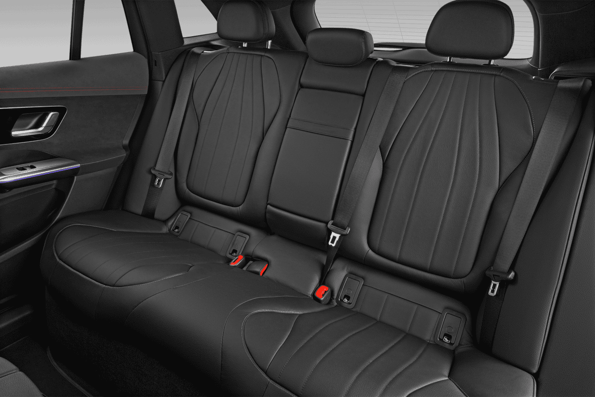 Rücksitzbank eines Mercedes EQE SUV