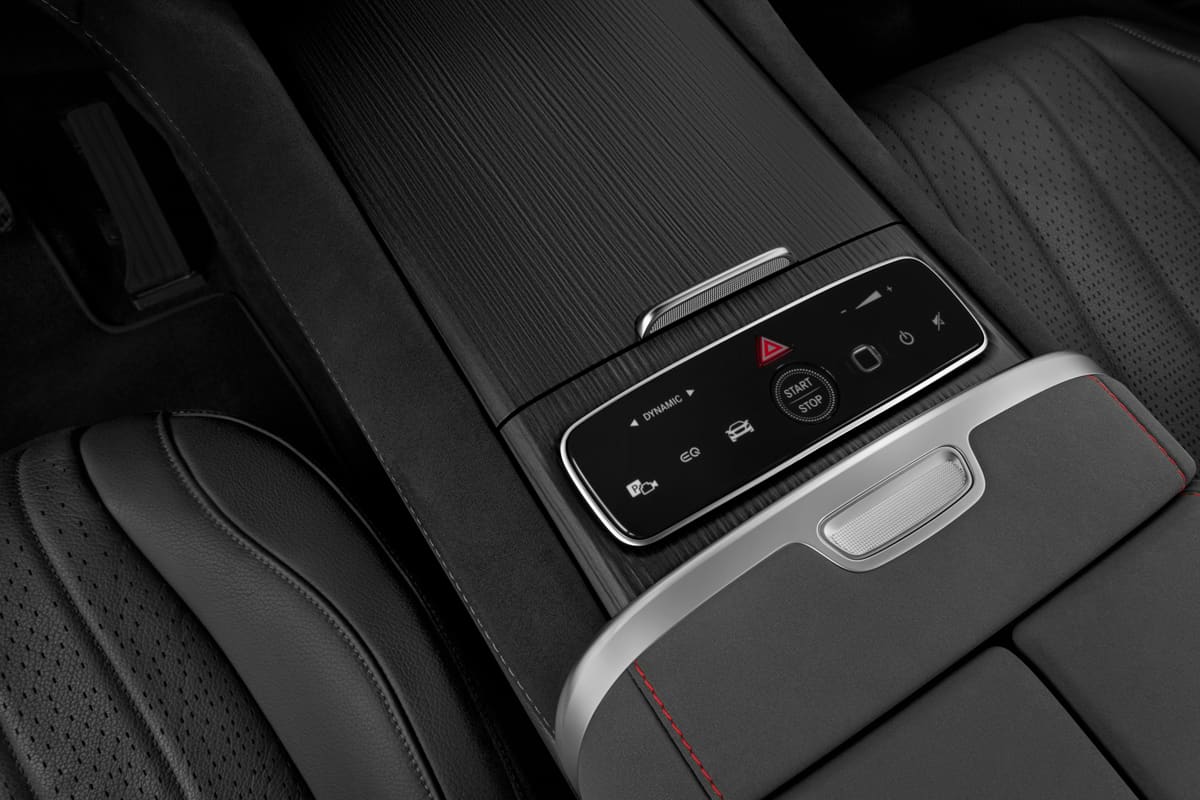 Schaltknüppel eines Mercedes EQS SUV