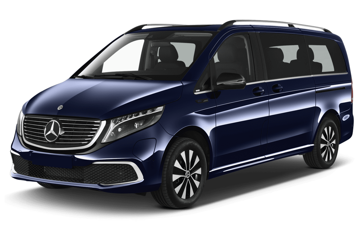 Schräge Frontansicht eines Mercedes EQV, freigestellt