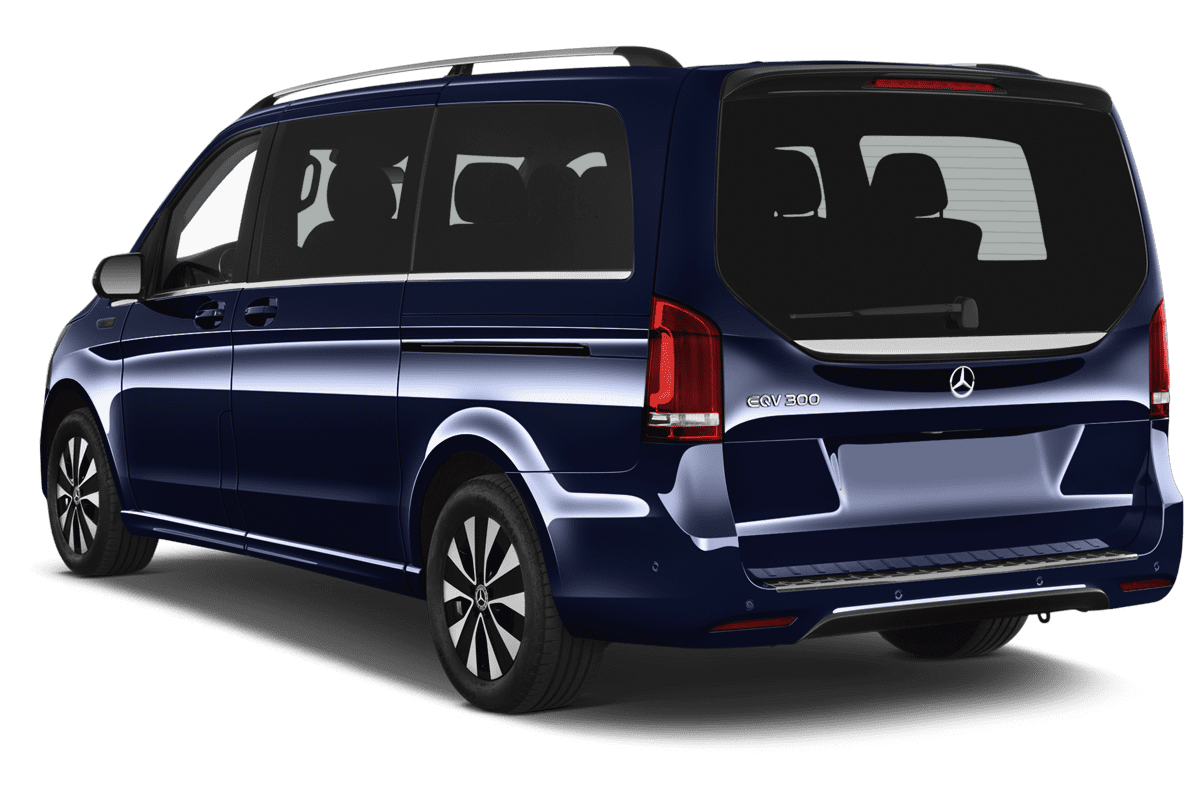 Schräge Heckansicht eines Mercedes EQV, freigestellt