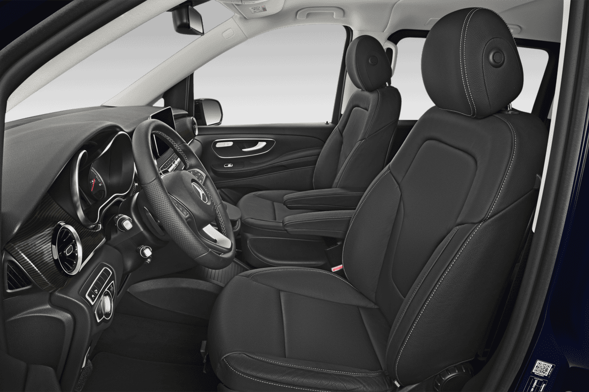 Vordersitze eines Mercedes EQV