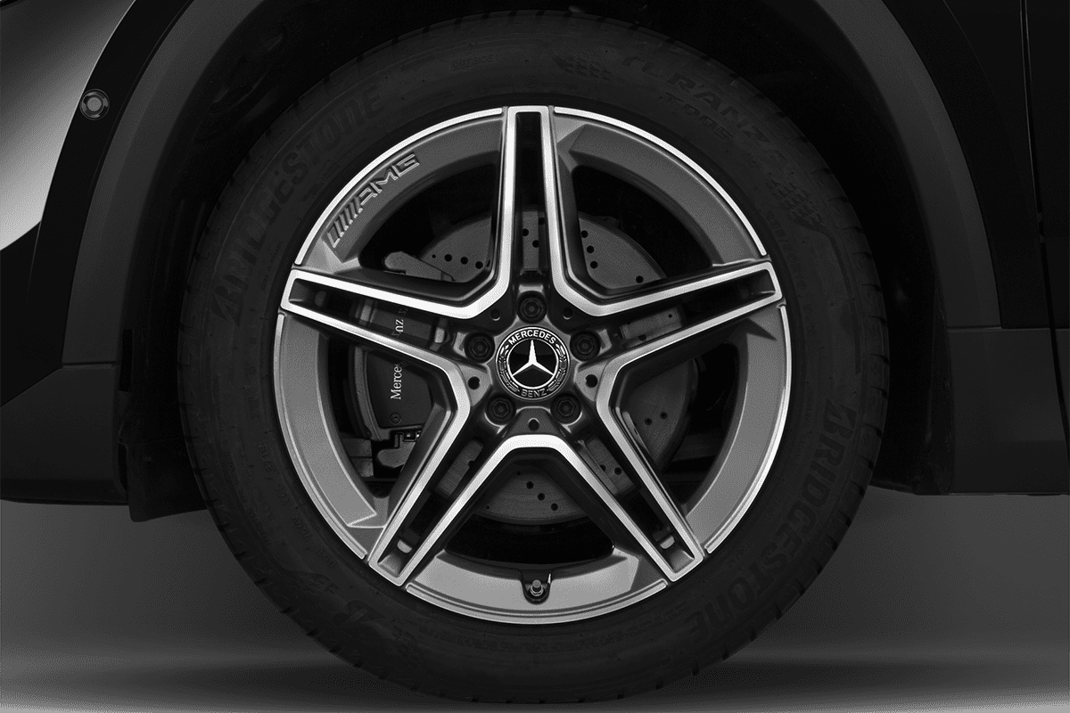 Radkappe oder Felge eines Mercedes GLA