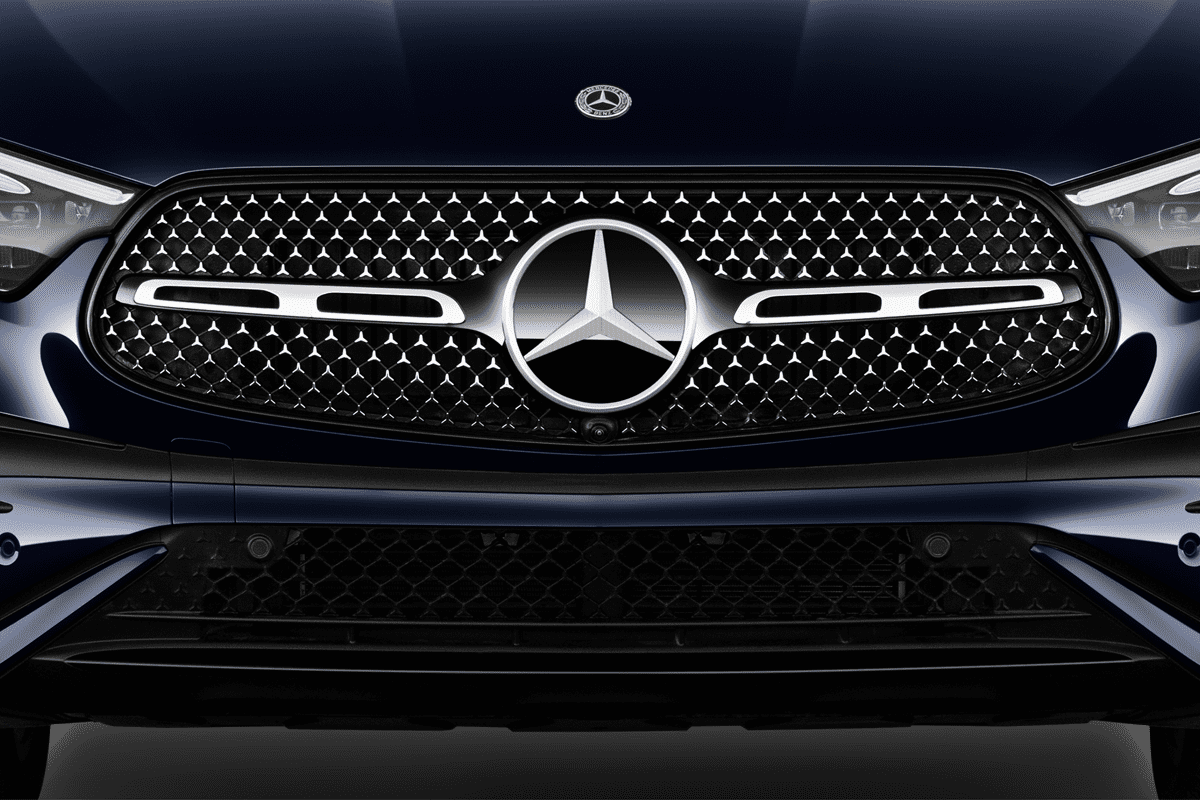 Kühlergrill eines Mercedes GLC