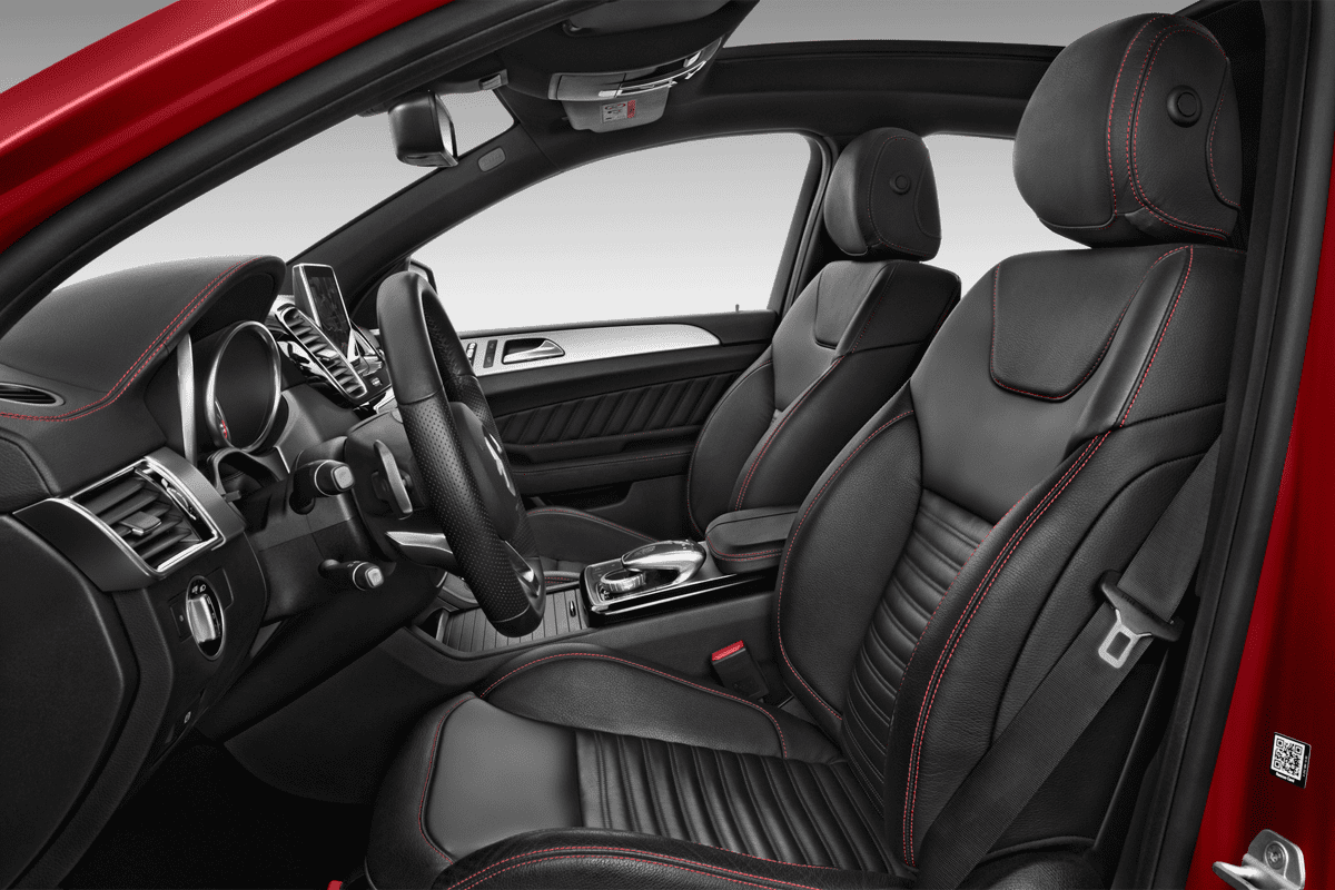 Vordersitze eines Mercedes GLE-Coupé