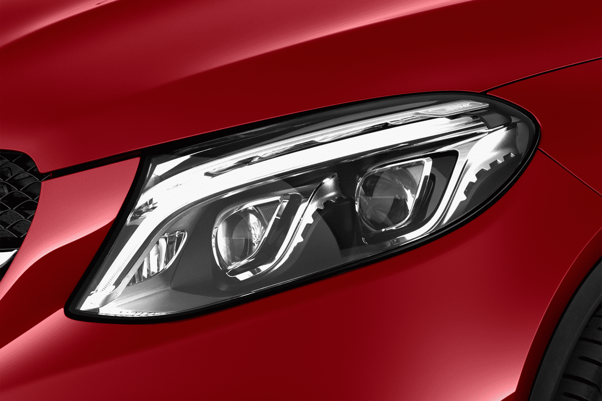 Frontscheinwerfer eines Mercedes GLE-Coupé