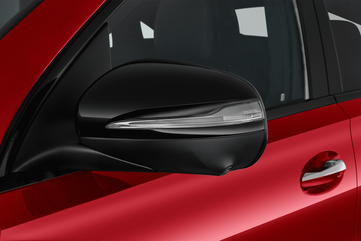 Rückspiegel eines Mercedes GLE-Coupé Plug-in-Hybrid