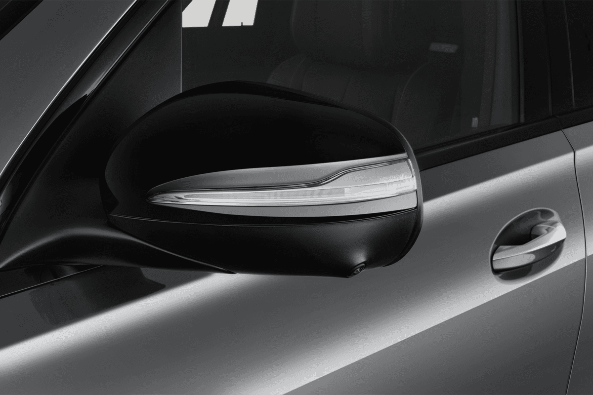 Rückspiegel eines Mercedes GLS