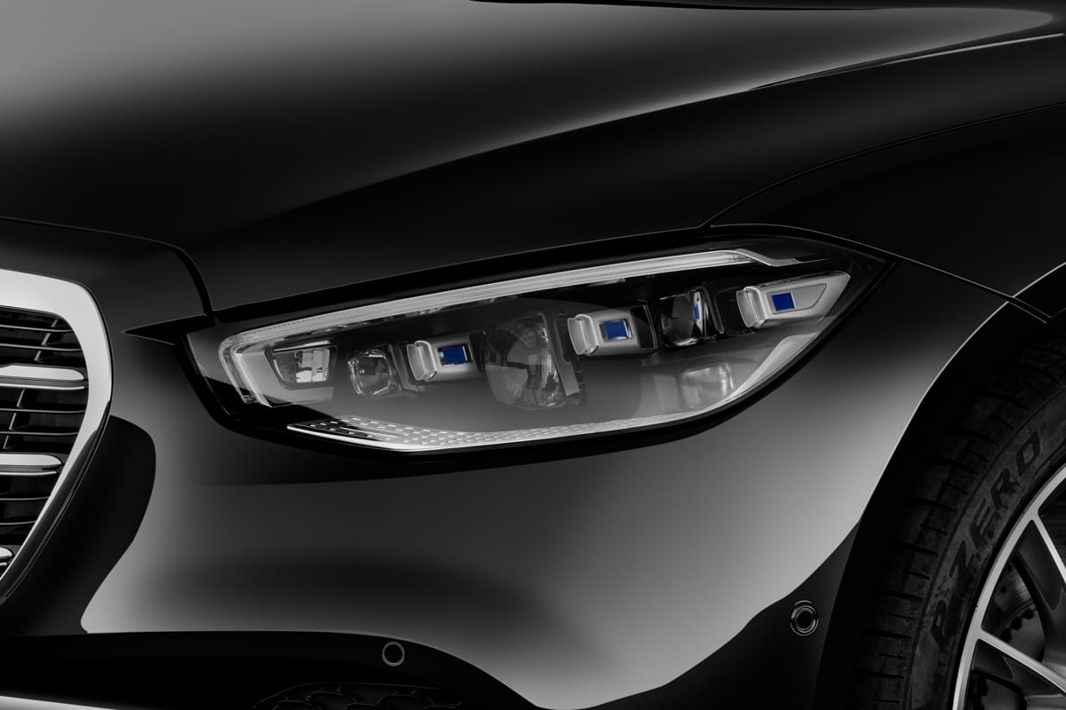 Frontscheinwerfer eines Mercedes S-Klasse Plug-in-Hybrid