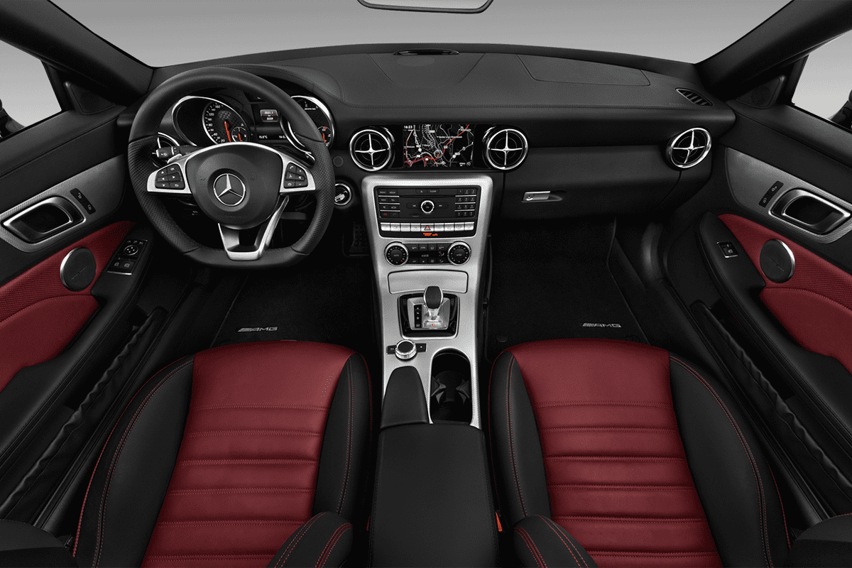 Armaturenbrett eines Mercedes SLC