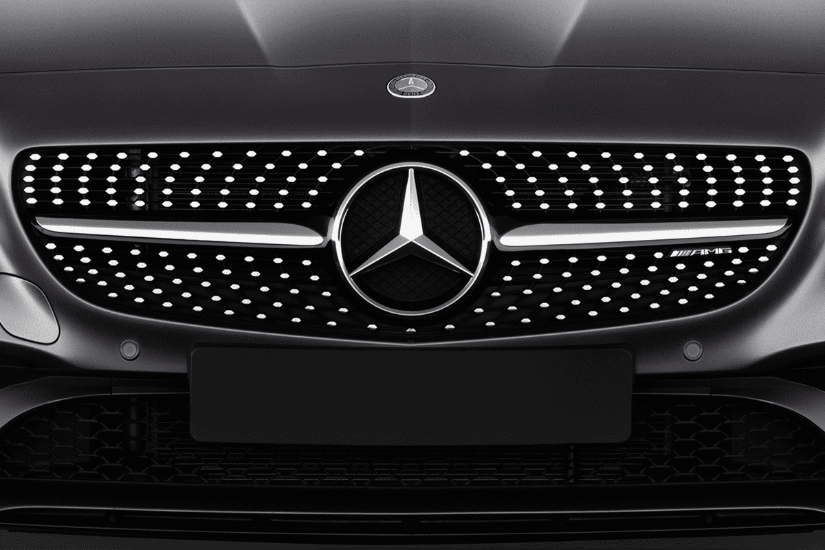 Kühlergrill eines Mercedes SLC