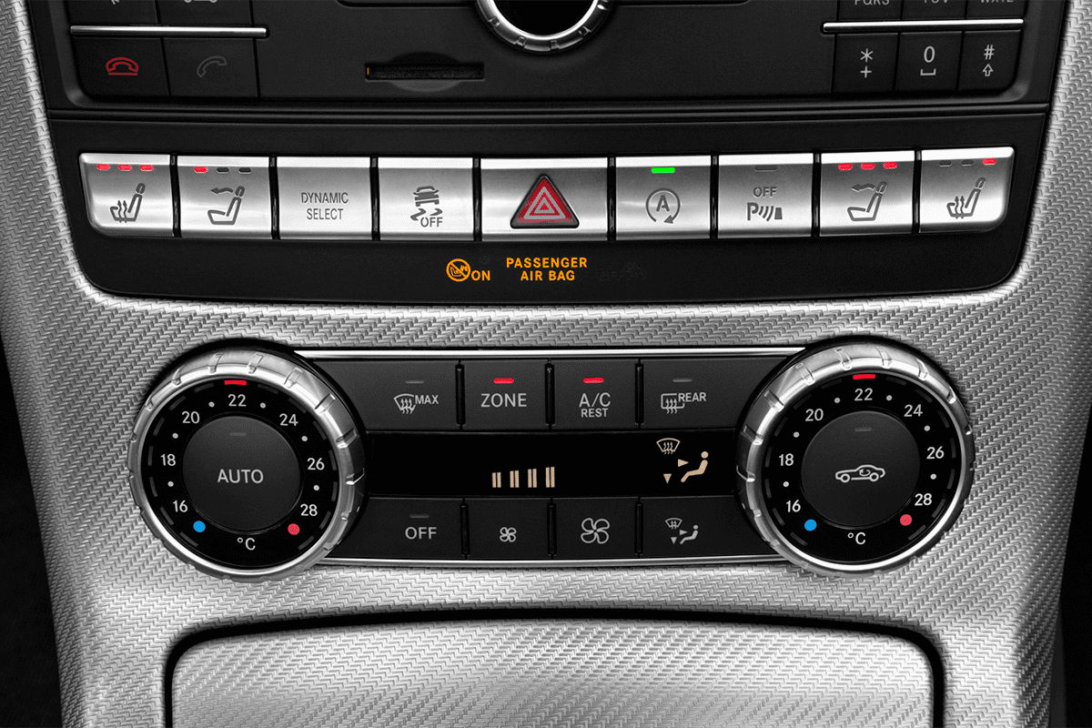 Klimasteuerung eines Mercedes SLC