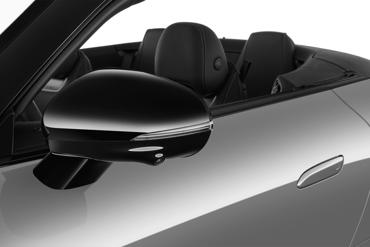 Rückspiegel eines Mercedes AMG SL Roadster