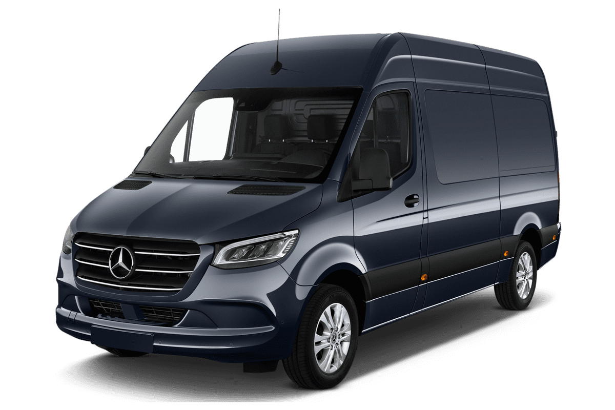 Schräge Frontansicht eines Mercedes Sprinter Kastenwagen, freigestellt