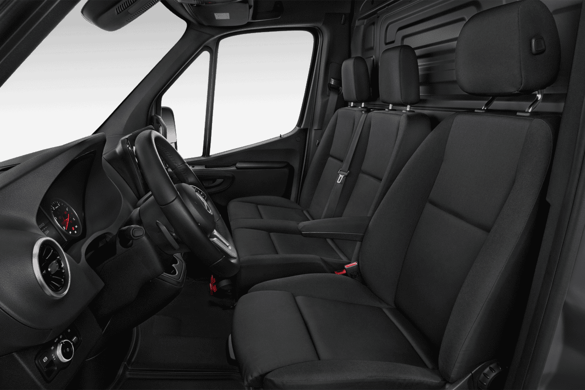 Vordersitze eines Mercedes Sprinter Kastenwagen