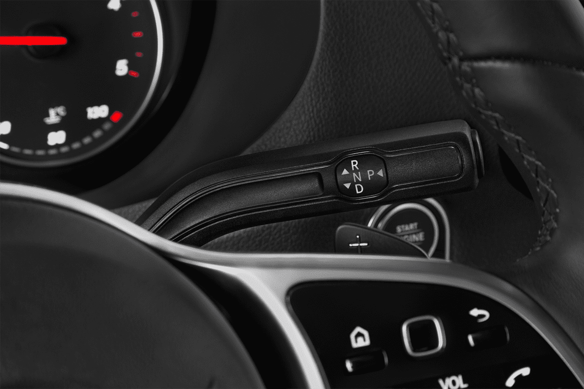 Schaltknüppel eines Mercedes Sprinter Kastenwagen