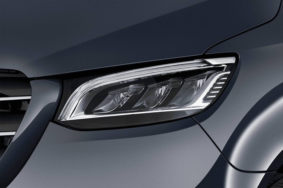 Frontscheinwerfer eines Mercedes Sprinter Kastenwagen