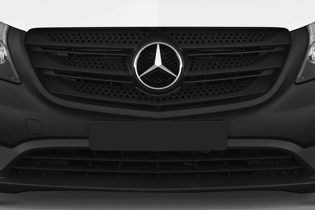 Kühlergrill eines Mercedes Vito Kastenwagen