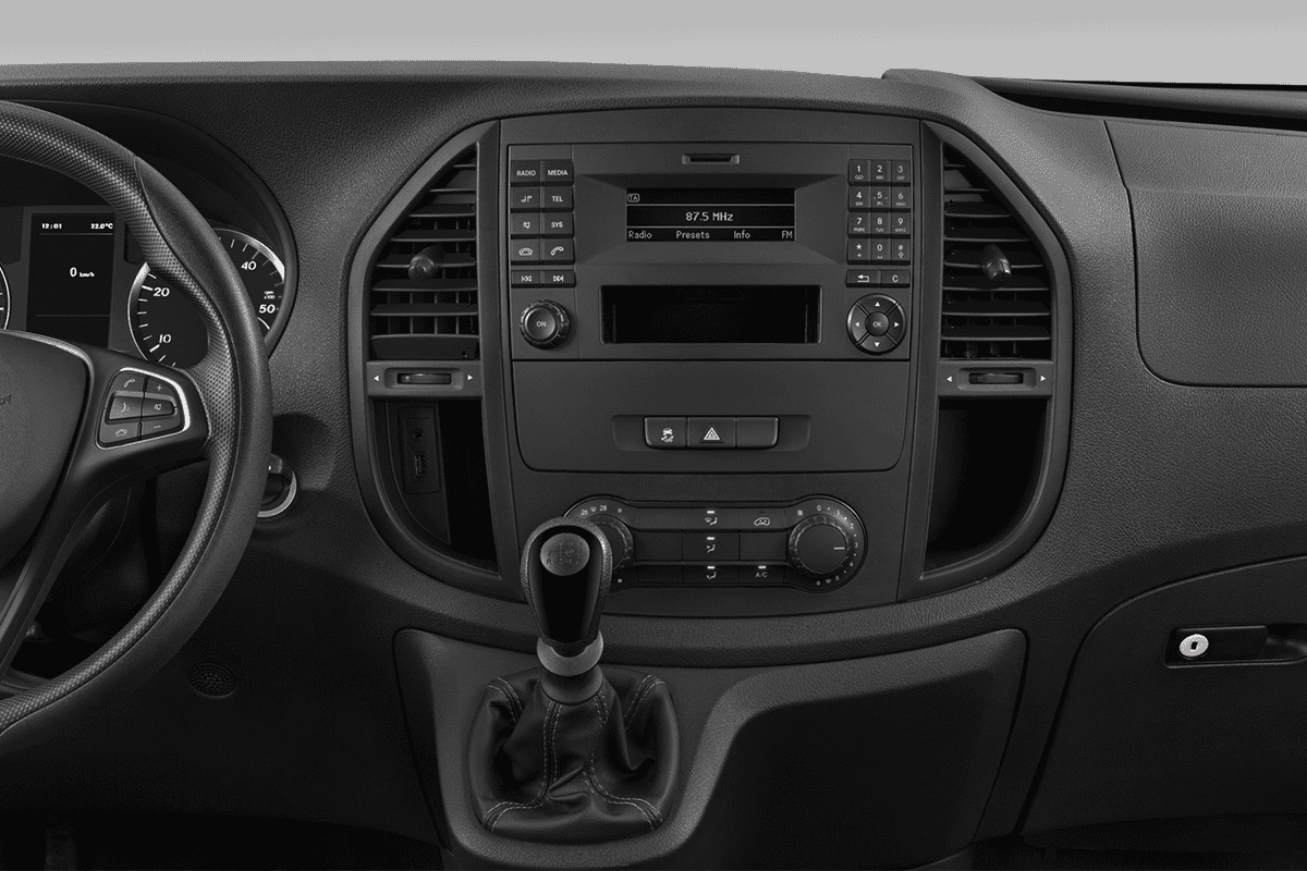 Mittelkonsole eines Mercedes Vito Kastenwagen