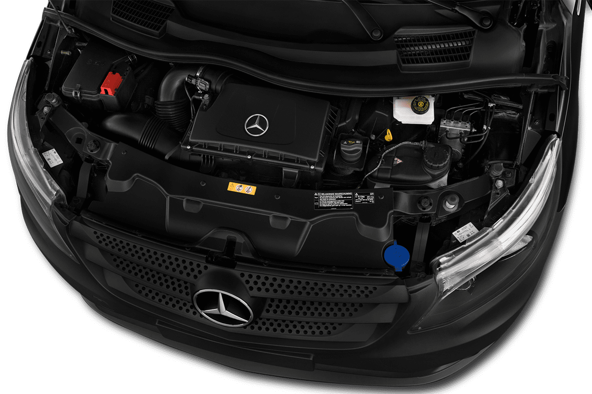 Motorraum eines Mercedes Vito Mixto
