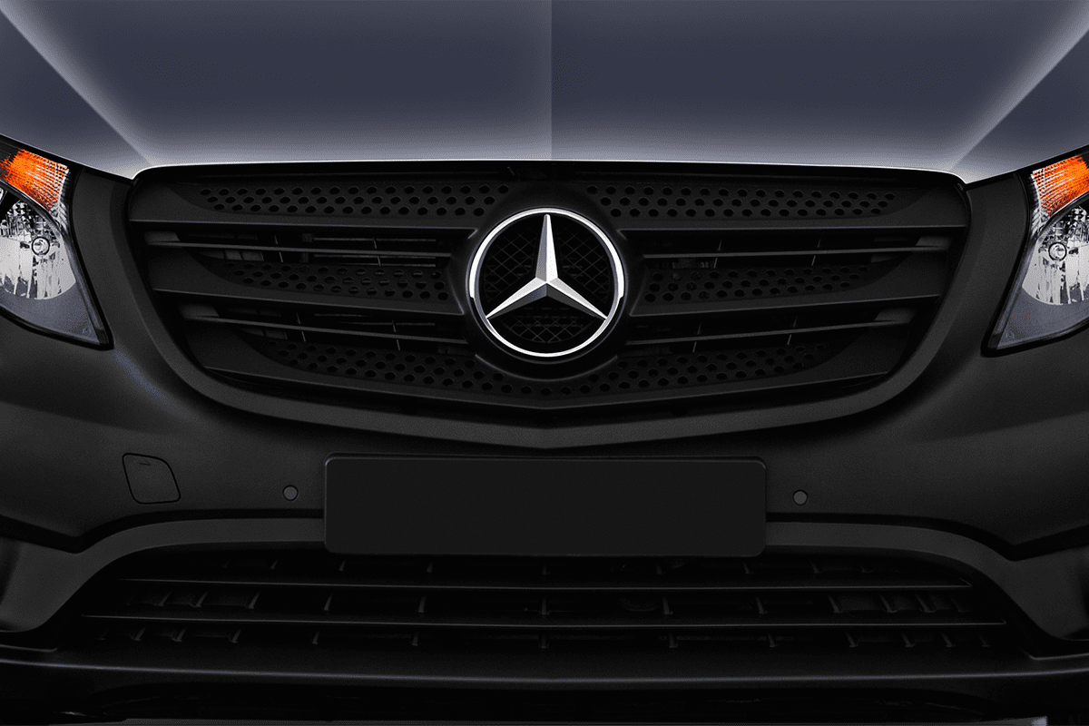 Kühlergrill eines Mercedes eVito Tourer