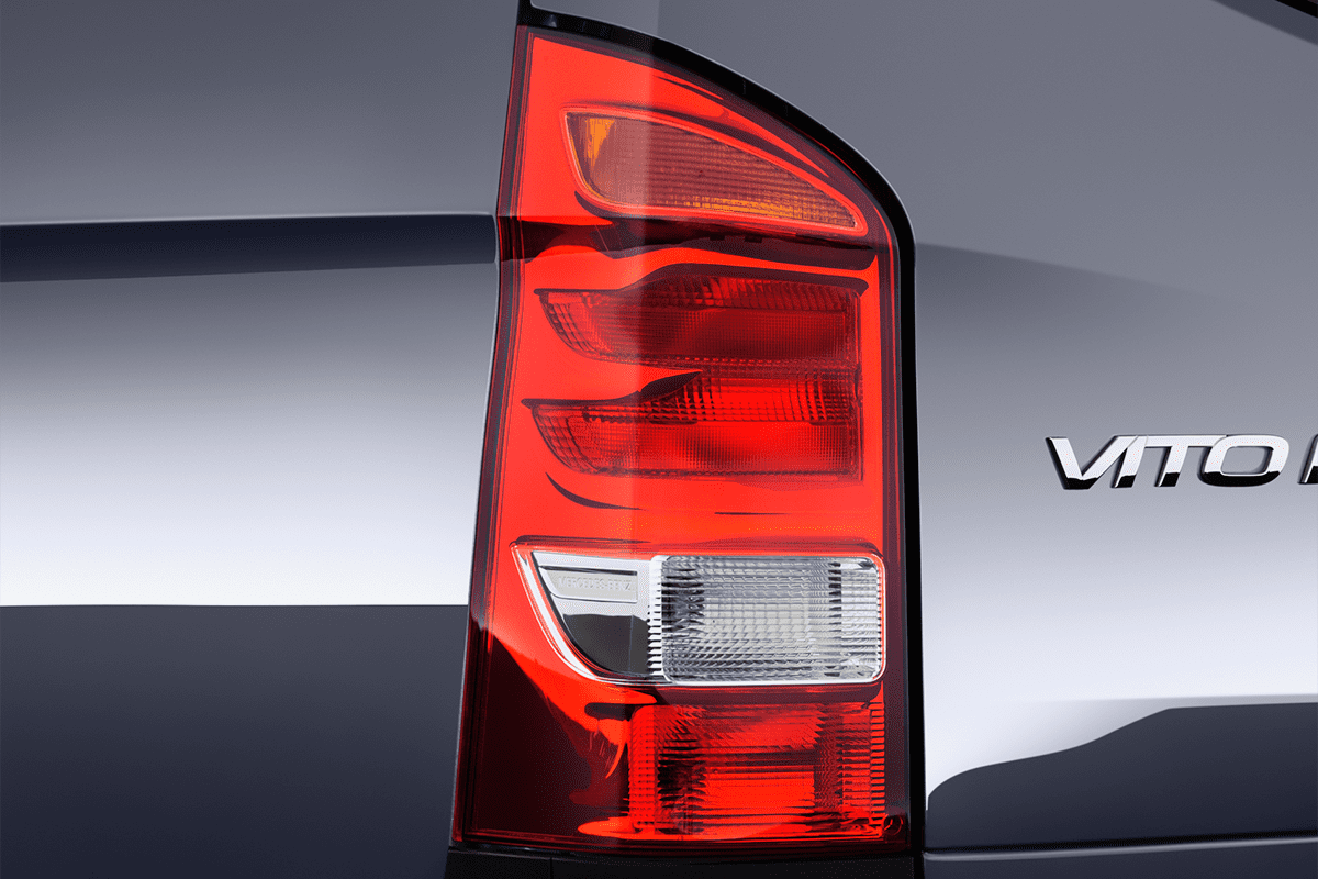 Heckleuchten eines Mercedes eVito Tourer