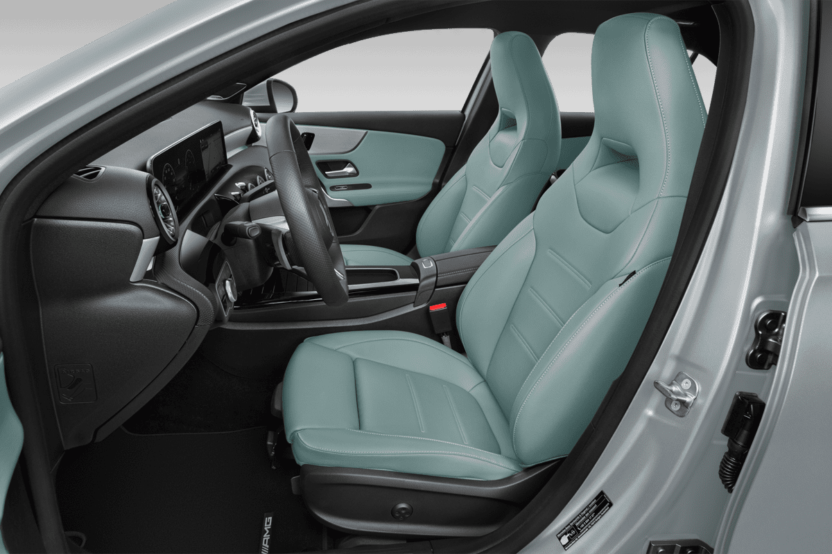 Vordersitze eines Mercedes A-Klasse