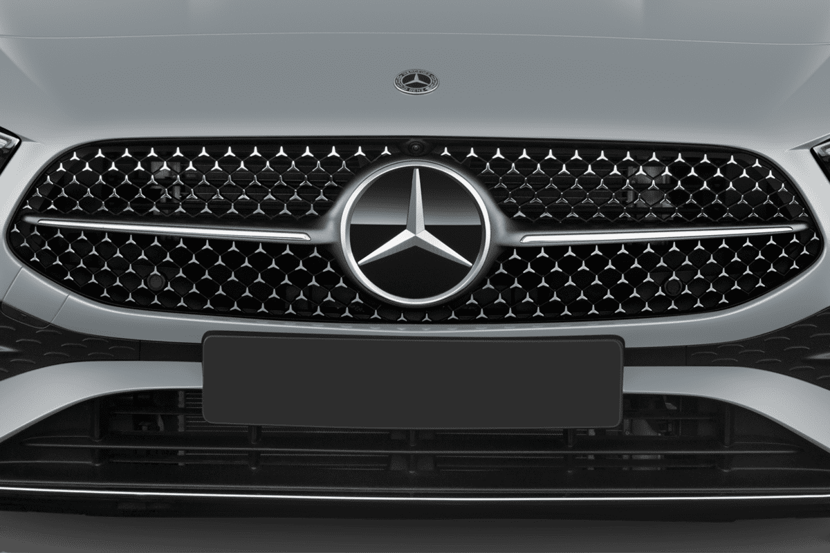 Kühlergrill eines Mercedes A-Klasse