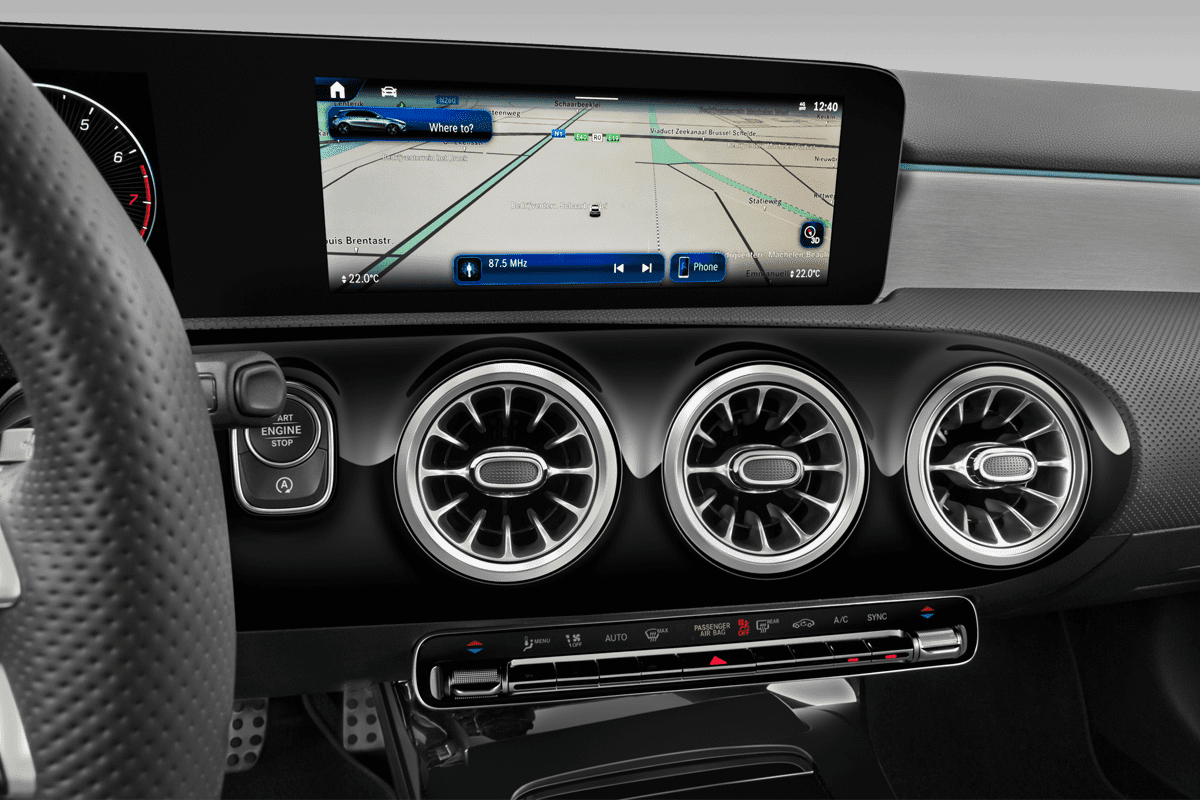 Mittelkonsole eines Mercedes A-Klasse