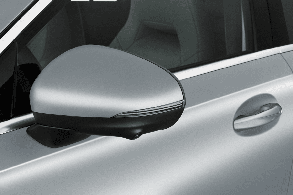 Rückspiegel eines Mercedes A-Klasse