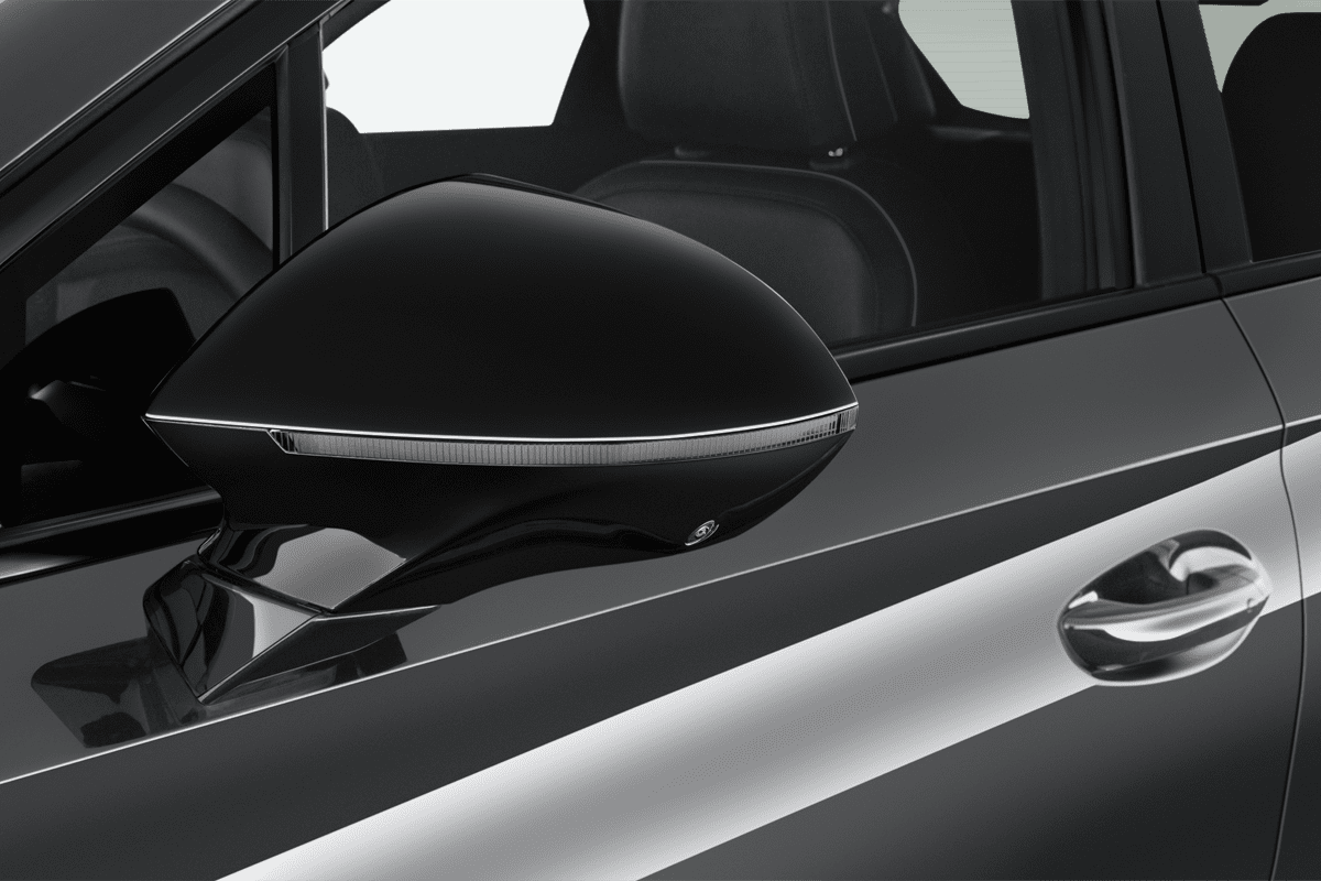 Rückspiegel eines MG MG4