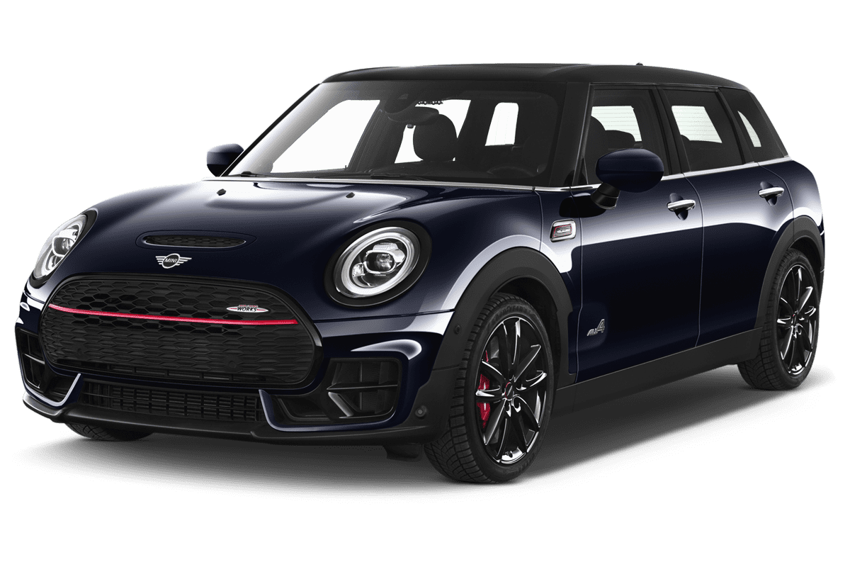 Schräge Frontansicht eines MINI Clubman John Cooper Works, freigestellt